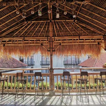 Nuka Beach Inn Кута Екстериор снимка