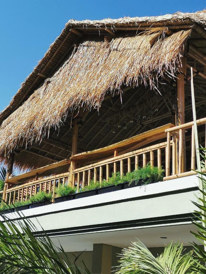 Nuka Beach Inn Кута Екстериор снимка