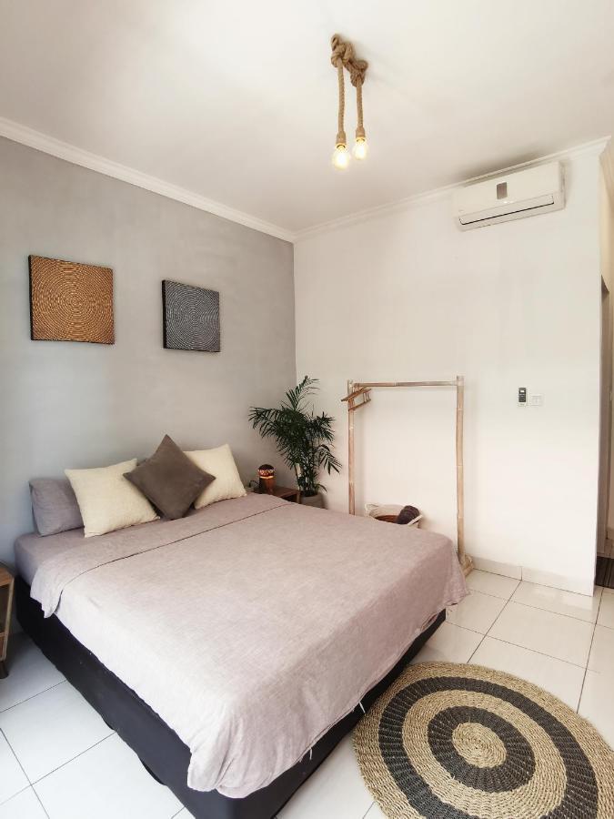 Nuka Beach Inn Кута Екстериор снимка